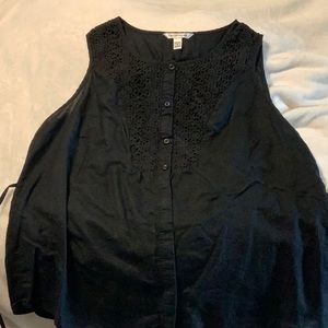 Sleeveless button down dress shirt